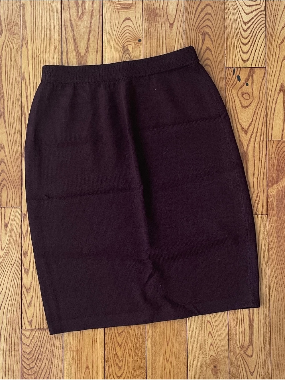 St. John Collection by Marie Gray Knit Pencil Skirt